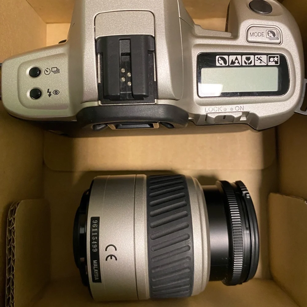 Minolta Maxxum QTsi 35mm SLR Film Camera AF 35-80mm Lens II w Case Works Like Nw